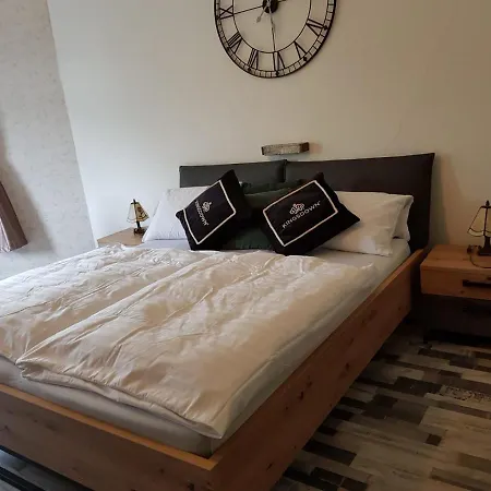 Im Alten Reihenhaus Auf Der Stadtmauer *