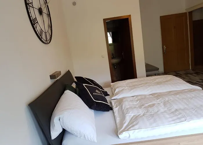 בית אירוח Im Alten Reihenhaus Auf Der Stadtmauer