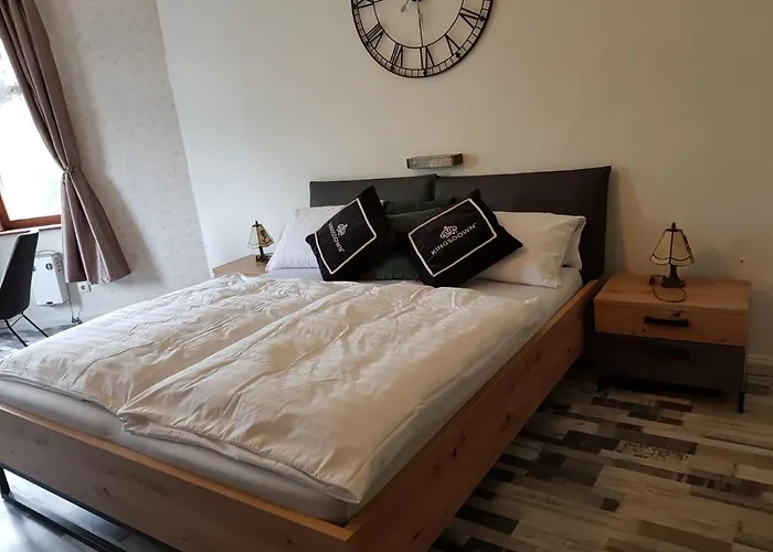 Im Alten Reihenhaus Auf Der Stadtmauer *